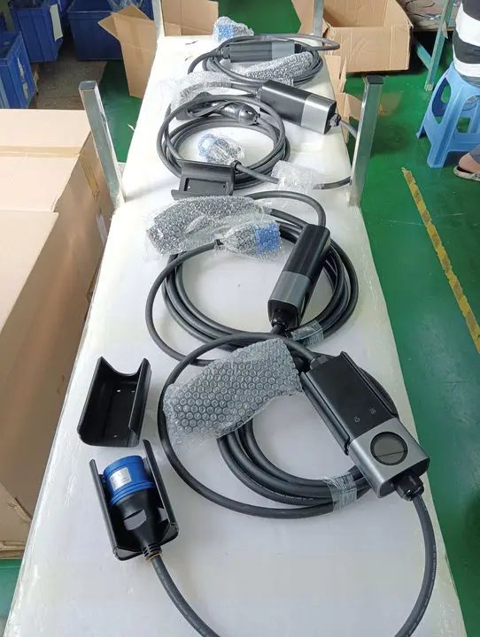 Customizable Level 2 Portable EV Charging Station with WiFi & App | 7kW-22kW