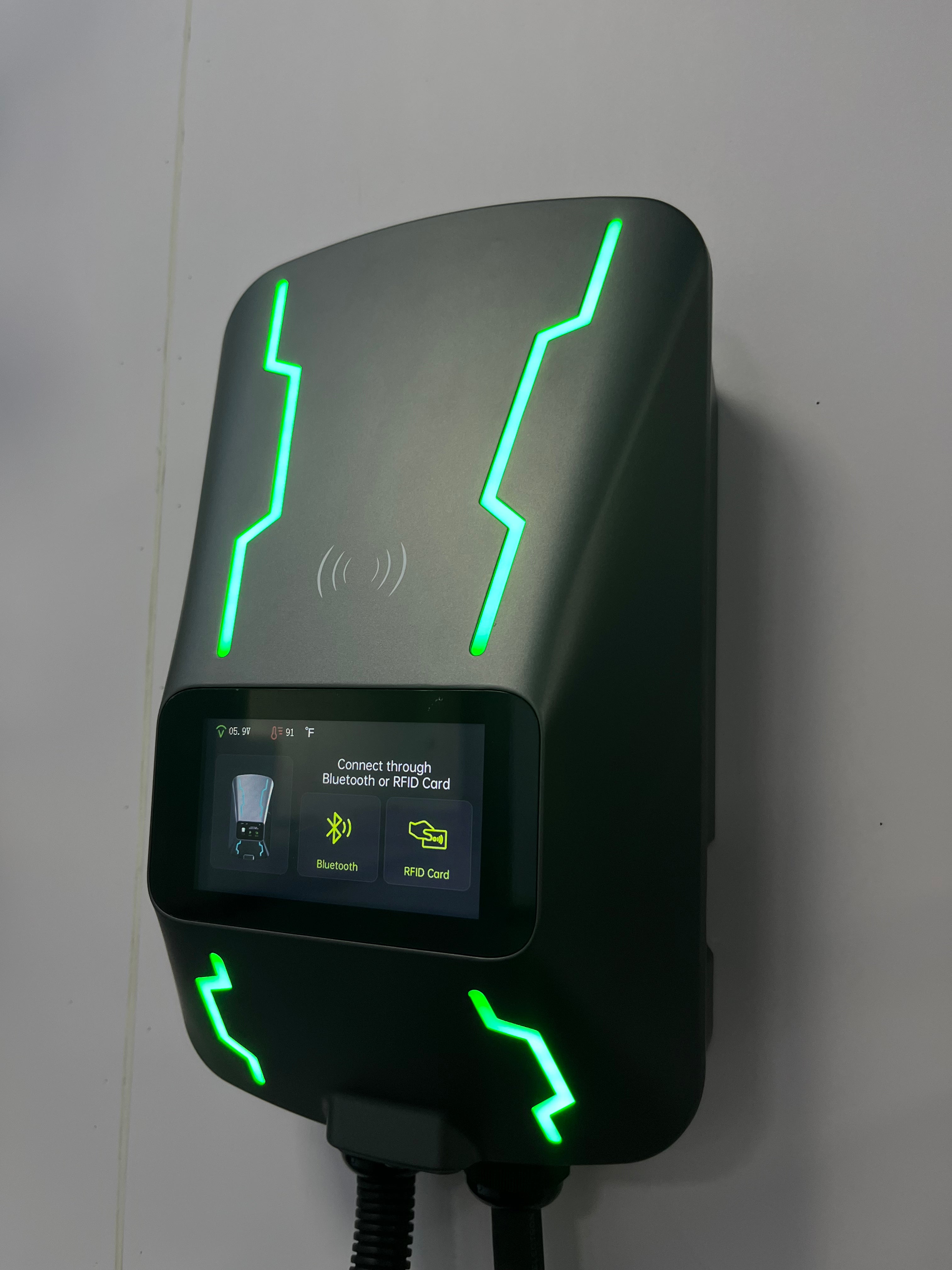 OEM Custom 32A Single Phase 7KW Intelligent Voice-Controlled Charging Station Wallbox Electric Vehicle Ev IP55 Safe Charger