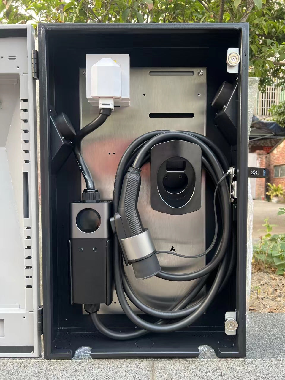 Customizable Level 2 Portable EV Charging Station with WiFi & App | 7kW-22kW