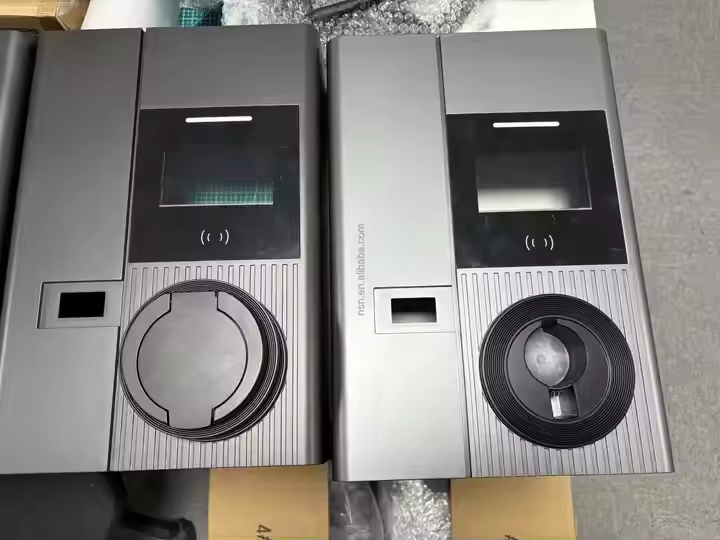 Smart EV Charger with App Control Mobile App Monitoring Load Balancing RFID QR Code Payment OCPP 2.0 22kW Charger for Tesla EVSE