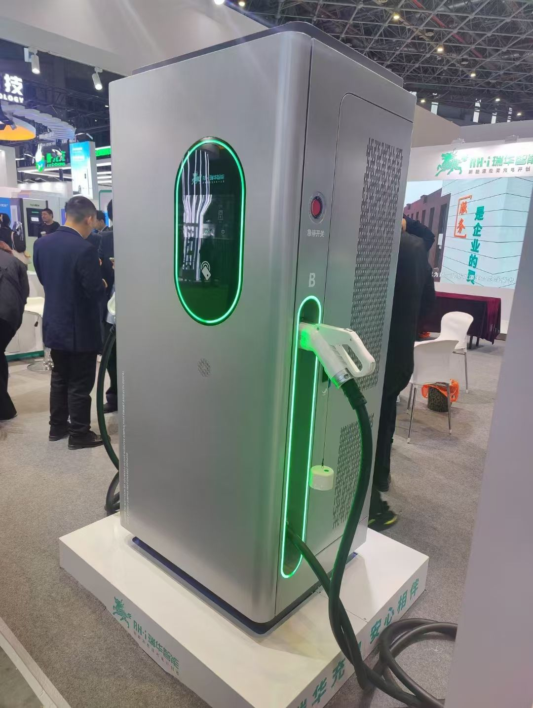 360KW High-Efficiency Intelligent New Energy Commercial 380V DC Fast Floor-Mounted Charging Station Universal