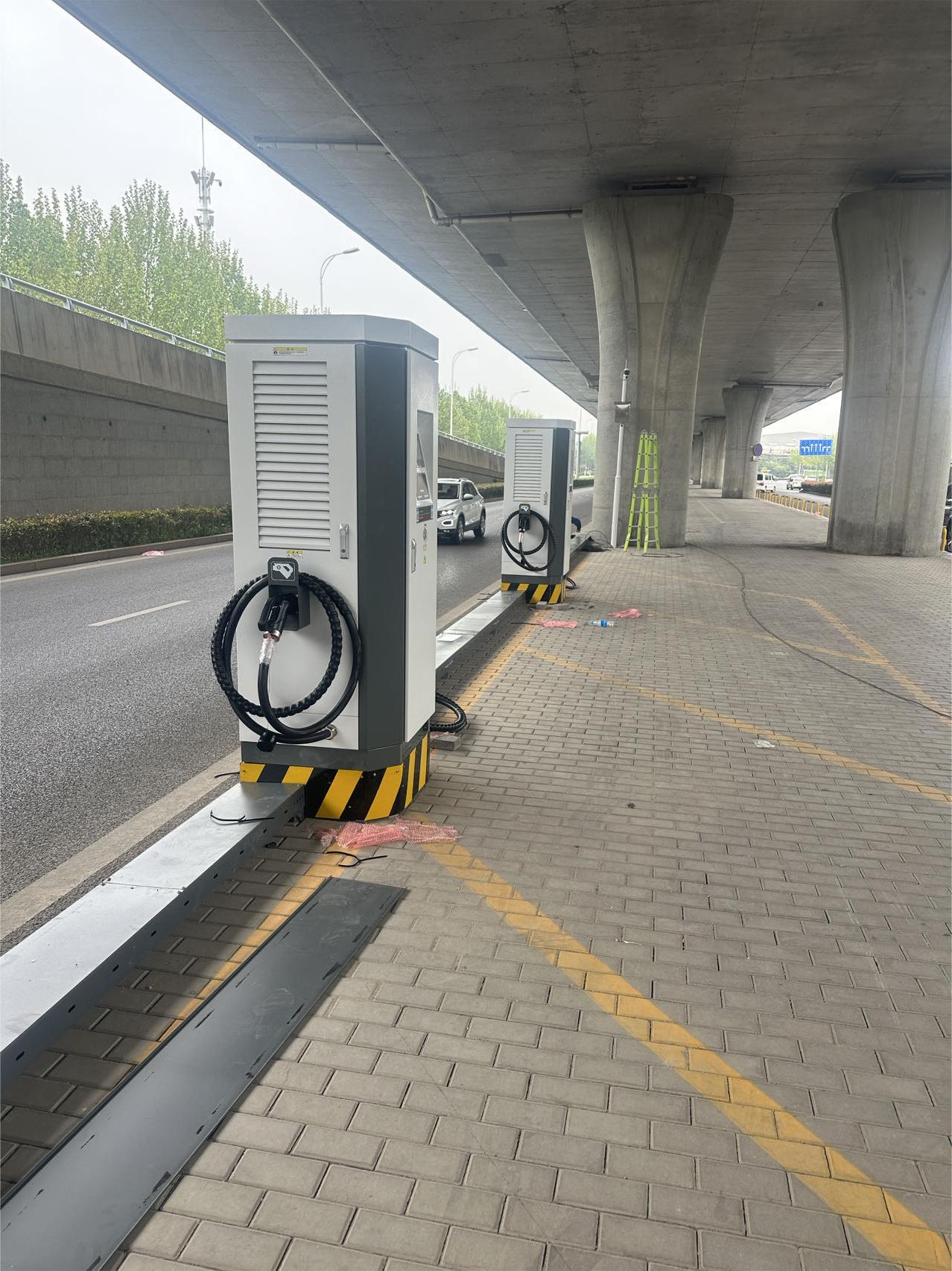 Commercial 80kW~300kW TUV Dual Mode Fast Charger System Dual Gun CCS2 Rapid EV Charging Stations With POS APP