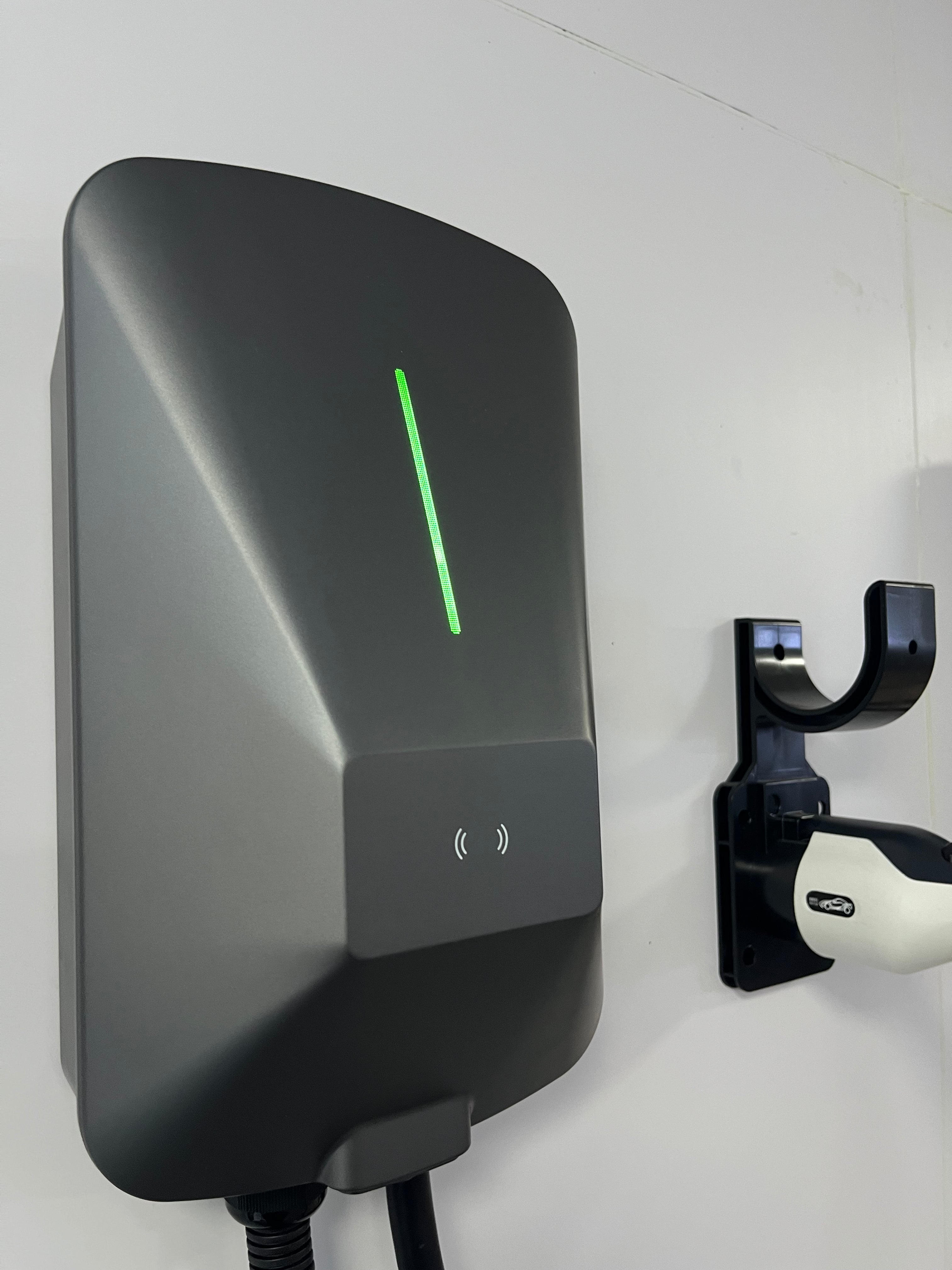 OEM Inlet Evse Type 2 32A Smart EV Charging Socket Ev Charger 220V Electric Car Charger Station